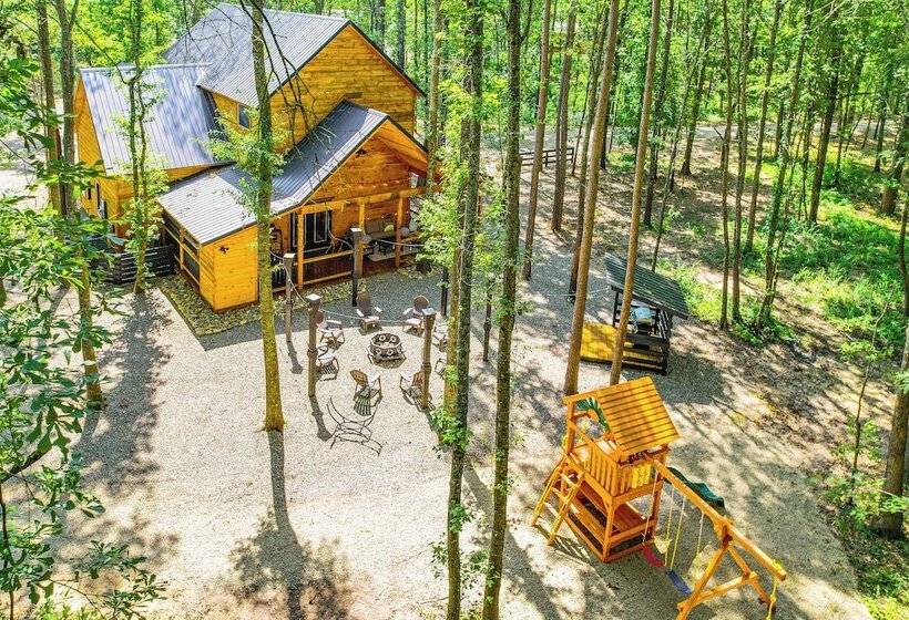 Broken Bow Cabin Near Choctaw Casino: Hot Tub!