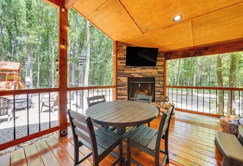 Broken Bow Cabin Near Choctaw Casino: Hot Tub!