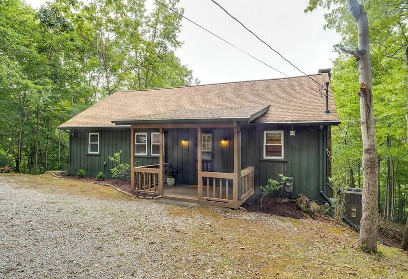 Center Hill Couples Retreat Cabin: Lake View, Deck