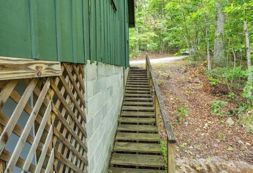 Center Hill Couples Retreat Cabin: Lake View, Deck