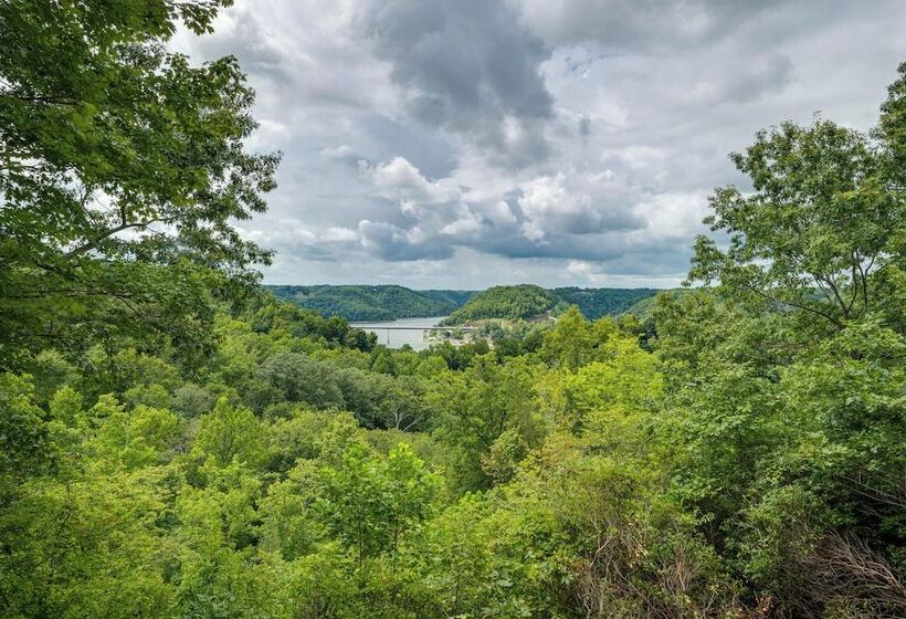 Center Hill Couples Retreat Cabin: Lake View, Deck