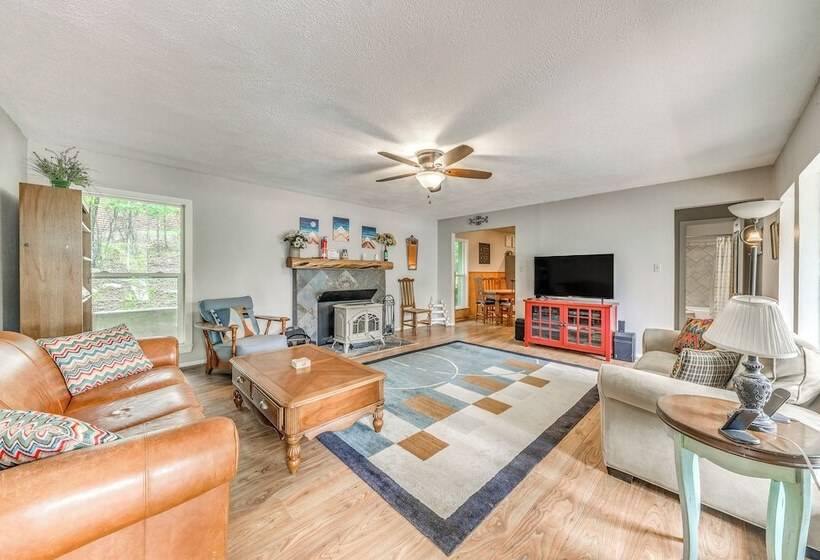 Central Cloudcroft Retreat W/ Wood Burning Stove!