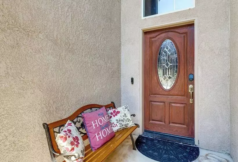 Clovis Retreat W/ Patio & Yard ~ 3 Mi To Old Town!
