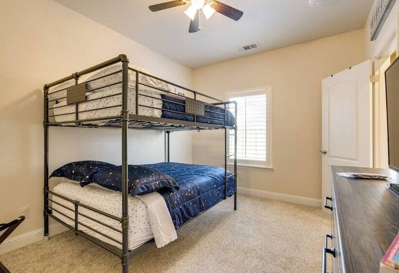 Clovis Retreat W/ Patio & Yard ~ 3 Mi To Old Town!