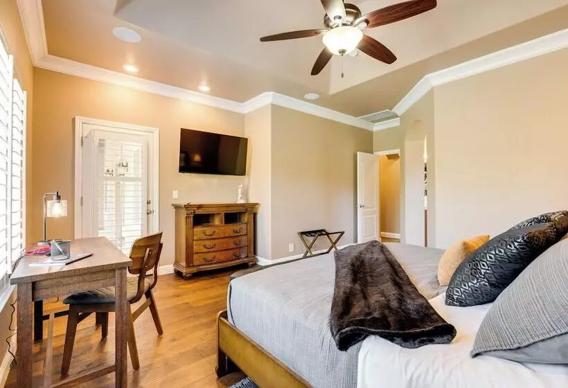 Clovis Retreat W/ Patio & Yard ~ 3 Mi To Old Town!