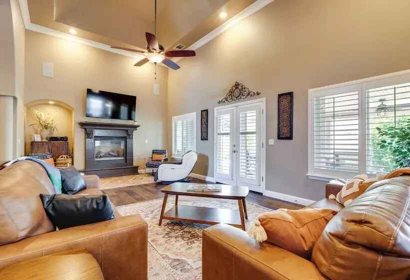 Clovis Retreat W/ Patio & Yard ~ 3 Mi To Old Town!