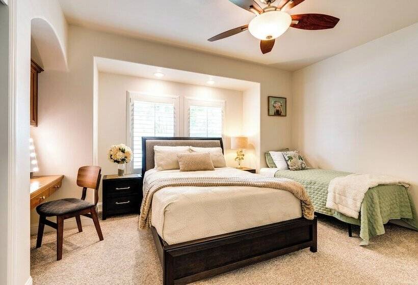 Clovis Retreat W/ Patio & Yard ~ 3 Mi To Old Town!