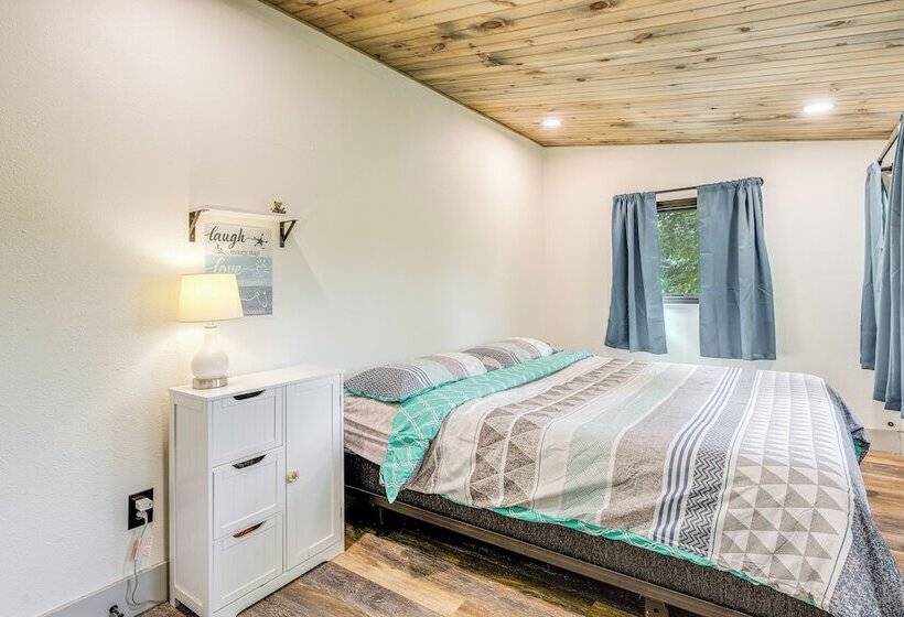 Dandridge Home On Douglas Lake W/ Hot Tub & Dock!