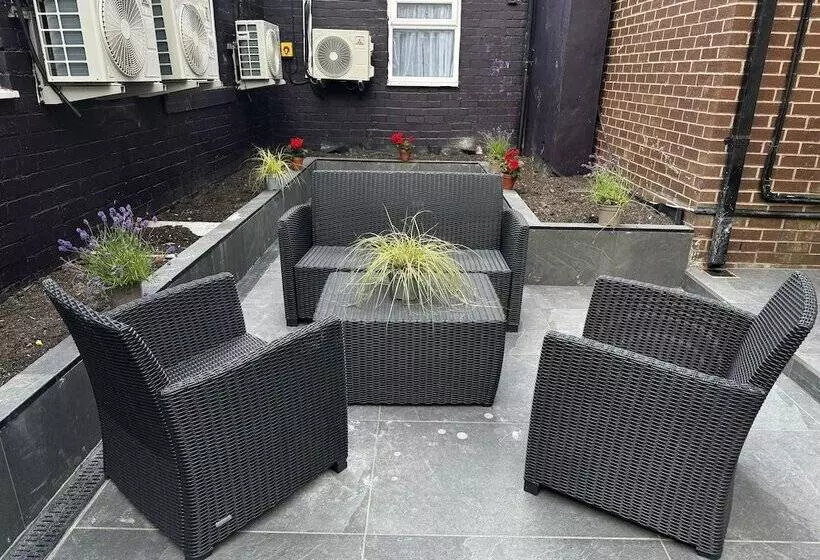 Hotelli The Court House