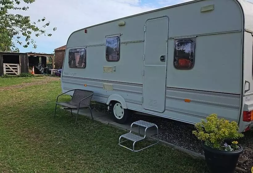 Hotelli Tranquil Equestrian Escape   Sleeps 2