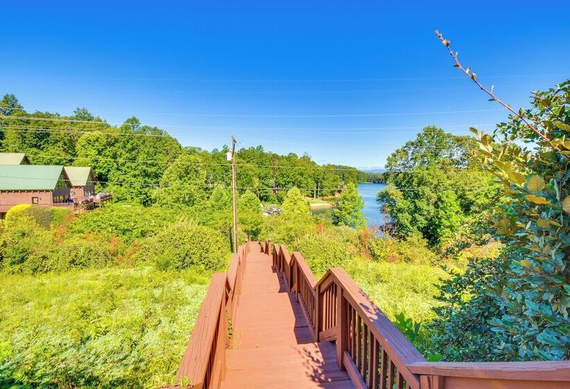 Lake Keowee Access: Idyllic Six Mile Cabin!