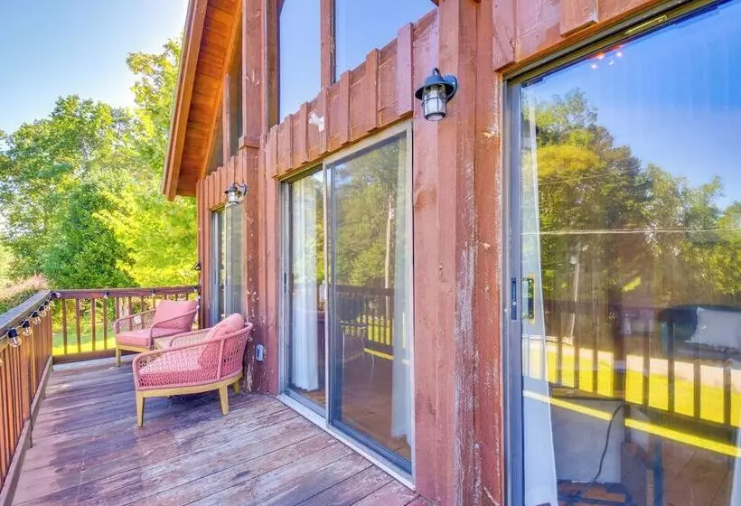 Lake Keowee Access: Idyllic Six Mile Cabin!