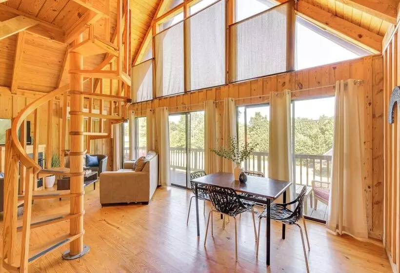 Lake Keowee Access: Idyllic Six Mile Cabin!