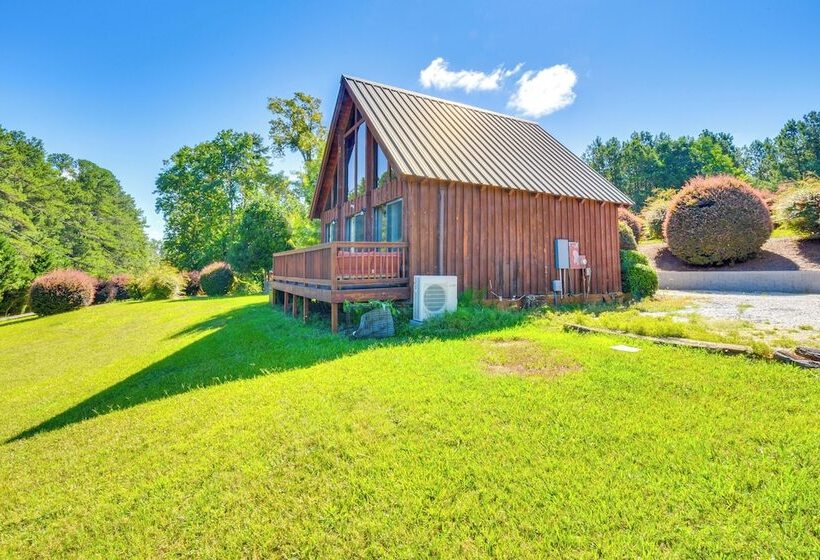 Lake Keowee Access: Idyllic Six Mile Cabin!