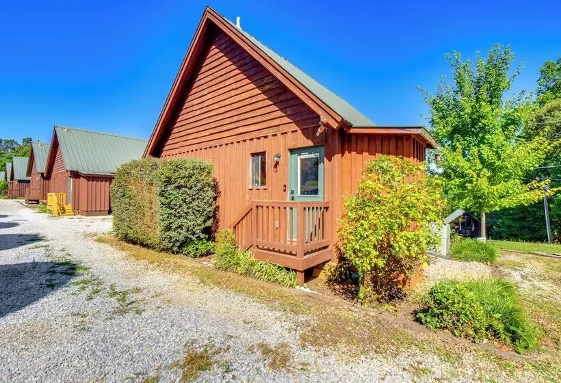 Lake Keowee Access: Idyllic Six Mile Cabin!