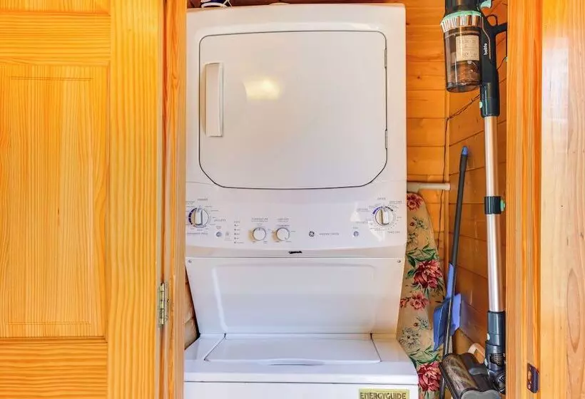 Lake Keowee Access: Idyllic Six Mile Cabin!