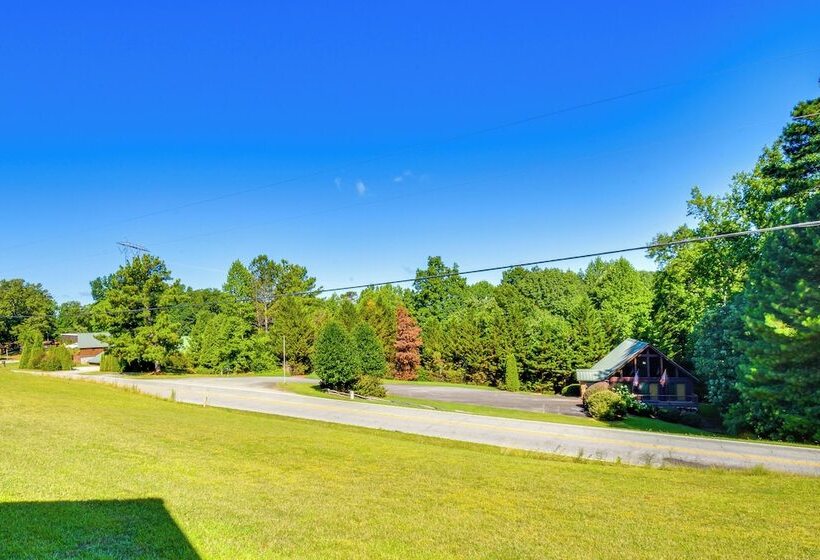 Lake Keowee Access: Idyllic Six Mile Cabin!