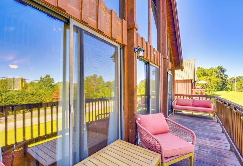 Lake Keowee Access: Idyllic Six Mile Cabin!