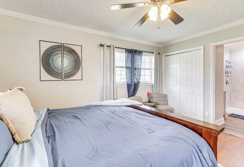 Inviting Jacksonville Home < Half Mi To University