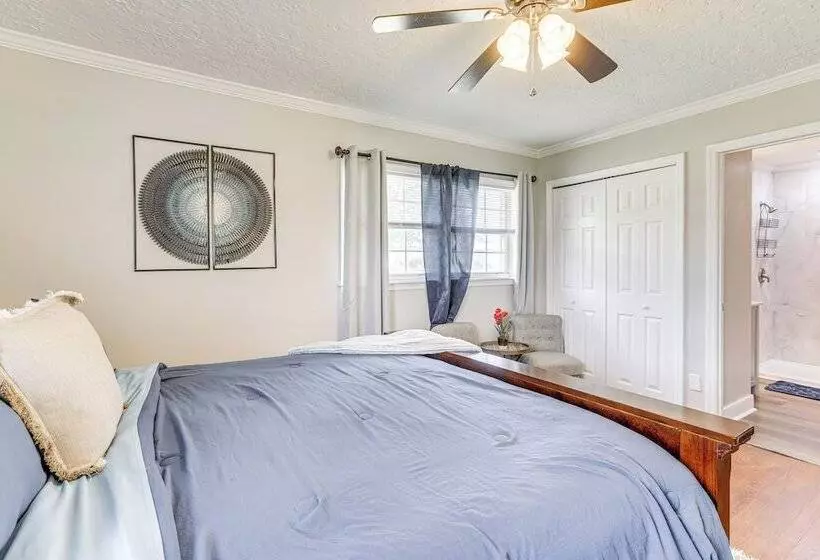 Inviting Jacksonville Home < Half Mi To University