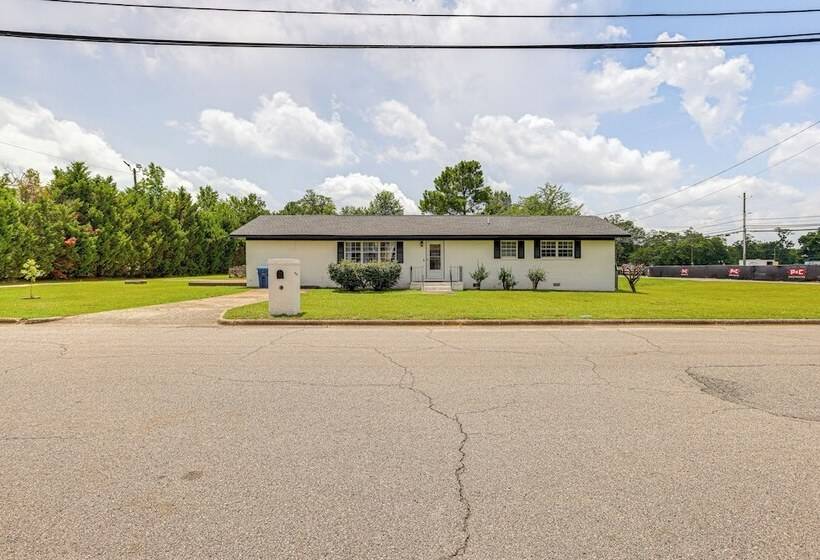 Inviting Jacksonville Home < Half Mi To University