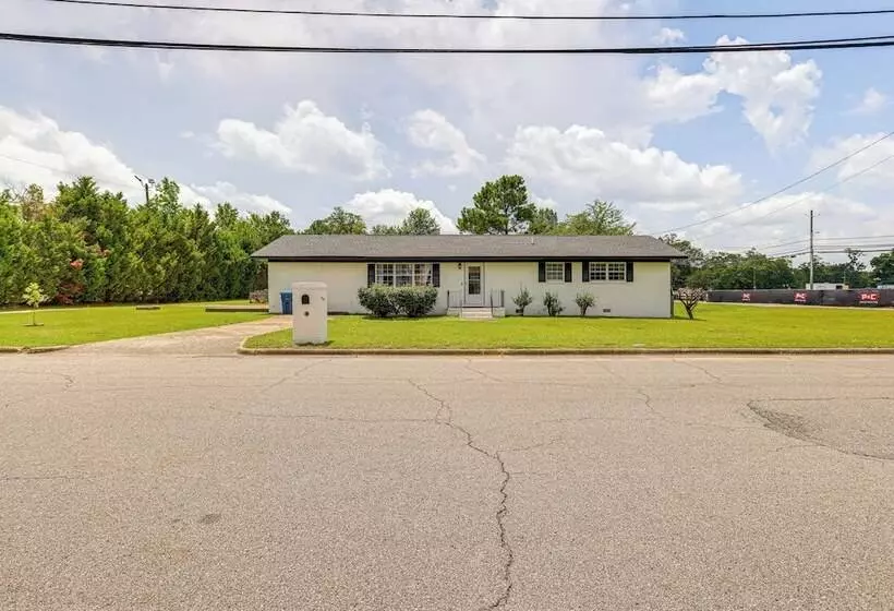 Inviting Jacksonville Home < Half Mi To University