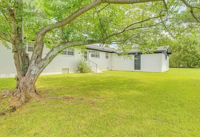 Inviting Jacksonville Home < Half Mi To University