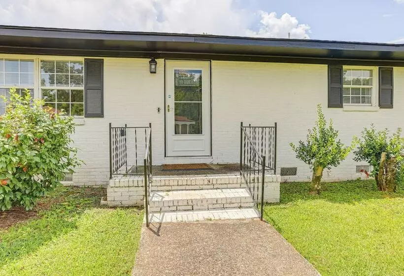 Inviting Jacksonville Home < Half Mi To University