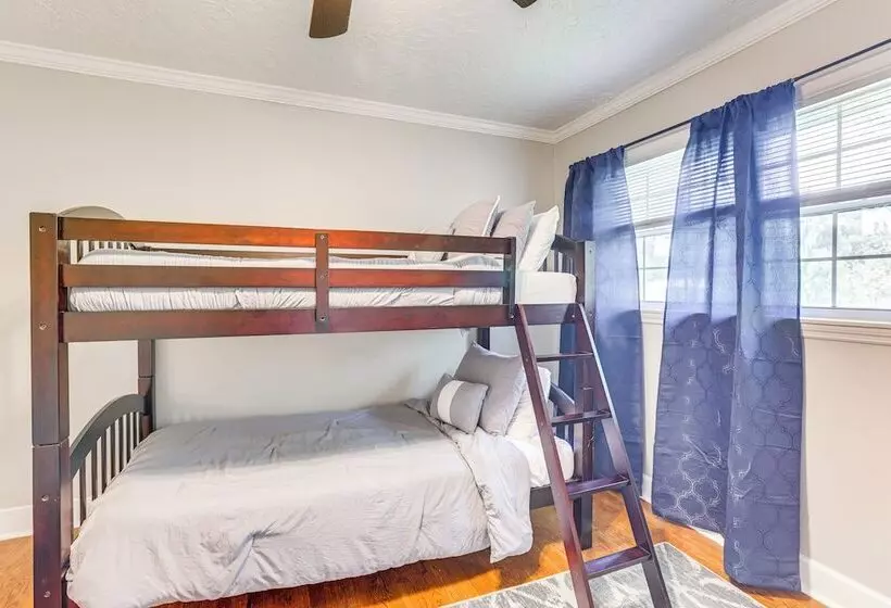 Inviting Jacksonville Home < Half Mi To University