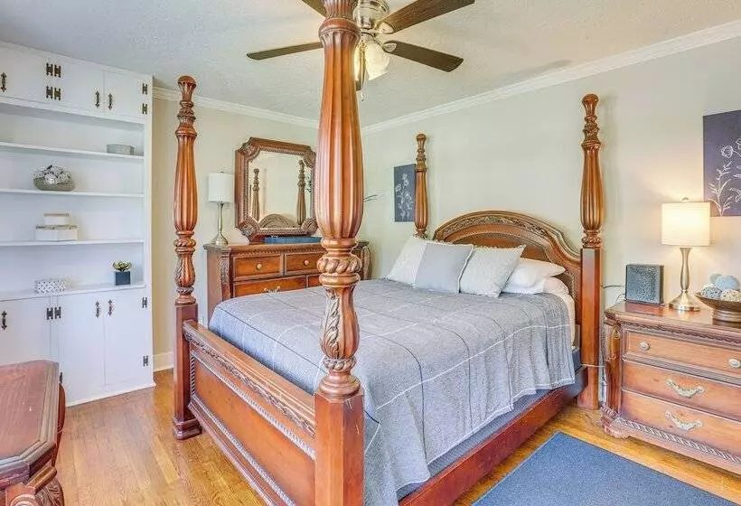 Inviting Jacksonville Home < Half Mi To University