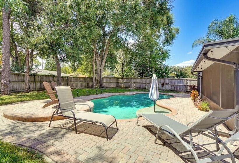 Screened Lanai + Fenced Yard: Luxe Orlando Home