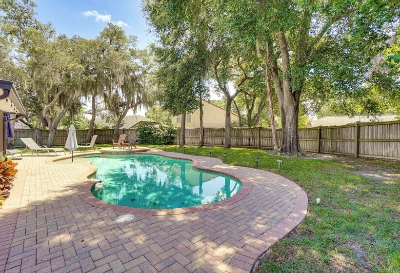Screened Lanai + Fenced Yard: Luxe Orlando Home