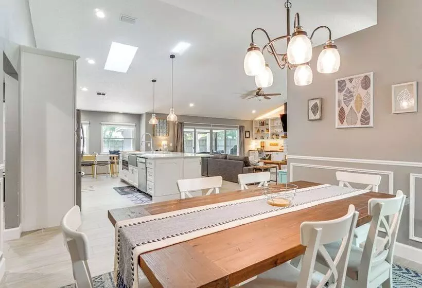 Screened Lanai + Fenced Yard: Luxe Orlando Home