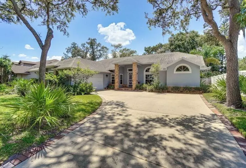 Screened Lanai + Fenced Yard: Luxe Orlando Home