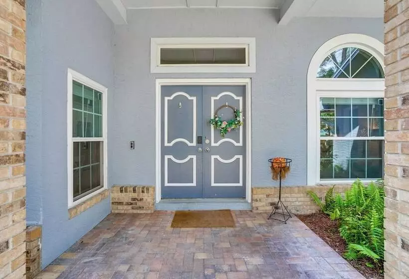 Screened Lanai + Fenced Yard: Luxe Orlando Home