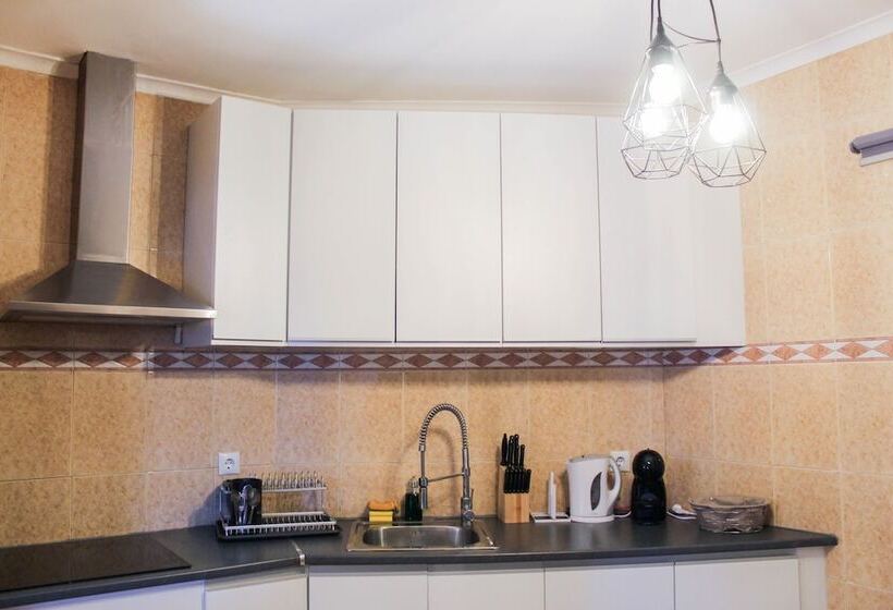 Пансион House 37north