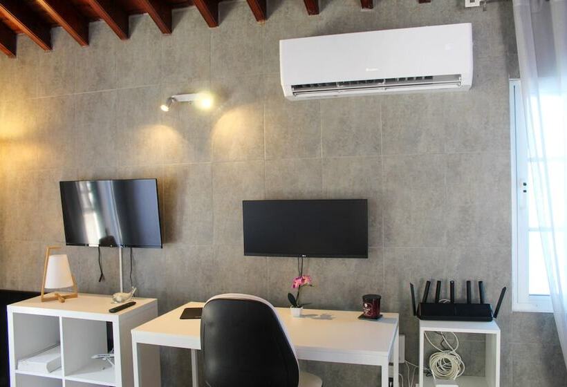 Пансион House 37north