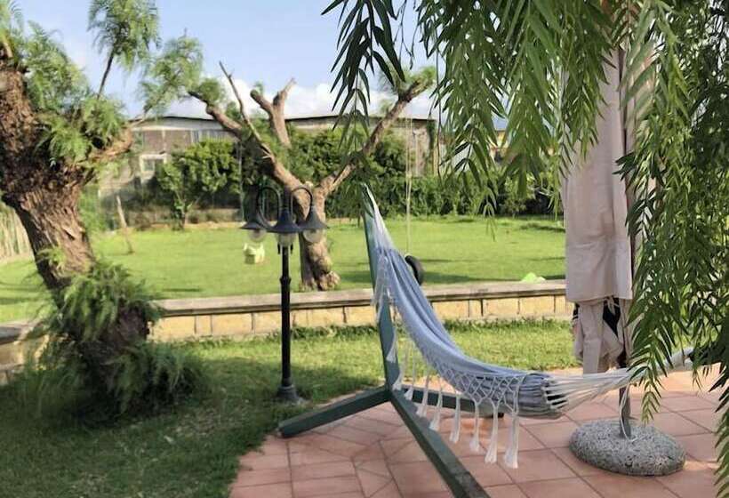 بنسيون Villa Del Gaudio Rooms & Apartments