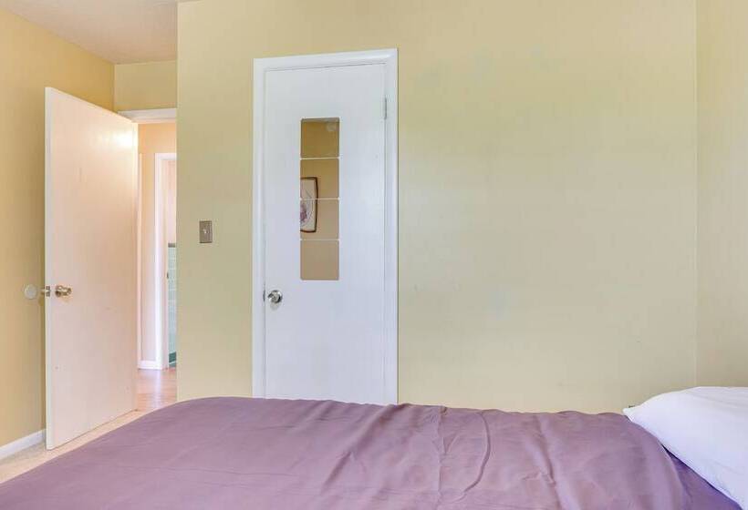 Pet Friendly Home In The Village W/ Fire Pit