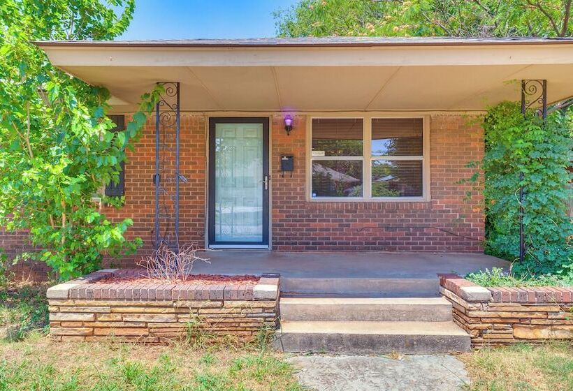 Pet Friendly Home In The Village W/ Fire Pit