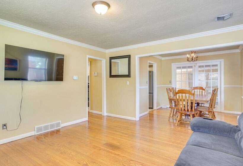 Pet Friendly Home In The Village W/ Fire Pit