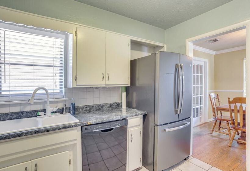 Pet Friendly Home In The Village W/ Fire Pit