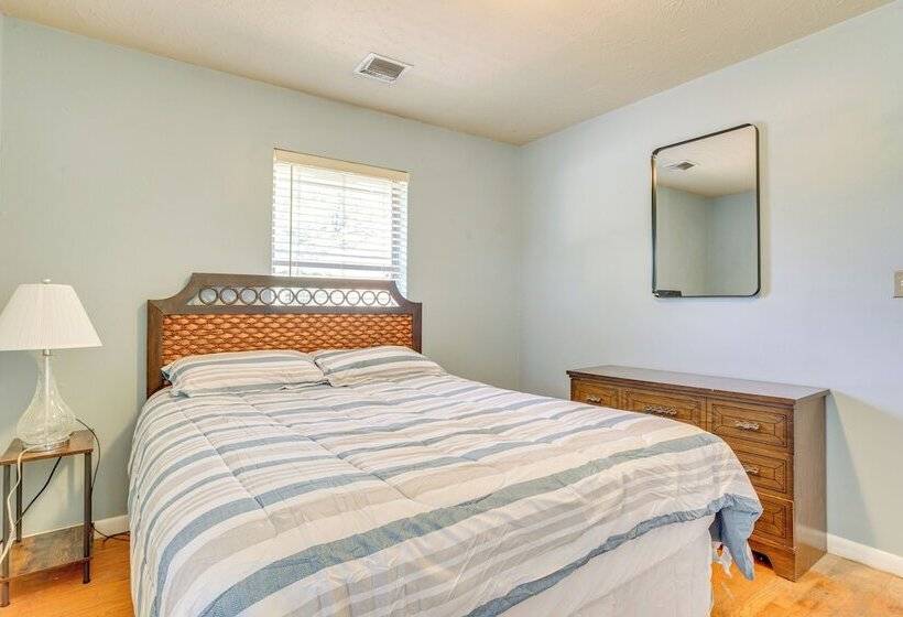 Pet Friendly Home In The Village W/ Fire Pit