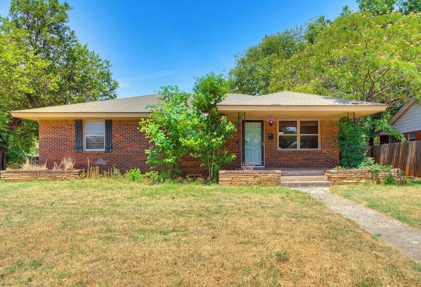 Pet Friendly Home In The Village W/ Fire Pit