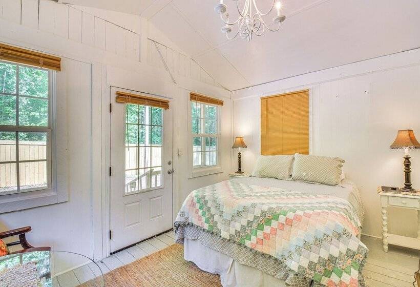 Pet Friendly Lavonia Cabin, Walk To Lake Hartwell!