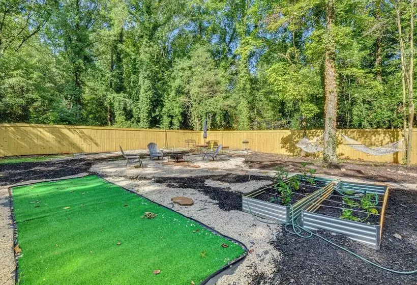 Pet Friendly Lavonia Cabin, Walk To Lake Hartwell!