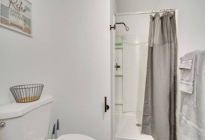 Pet Friendly Picayune Tiny Home Near Space Center!