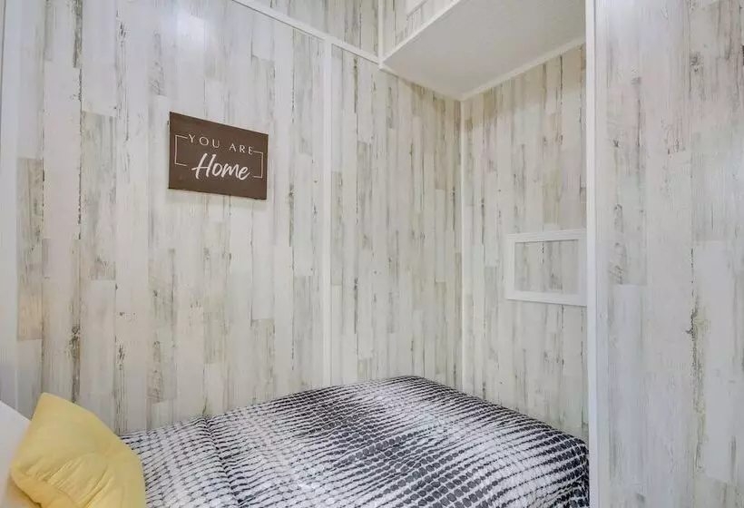 Pet Friendly Picayune Tiny Home Near Space Center!