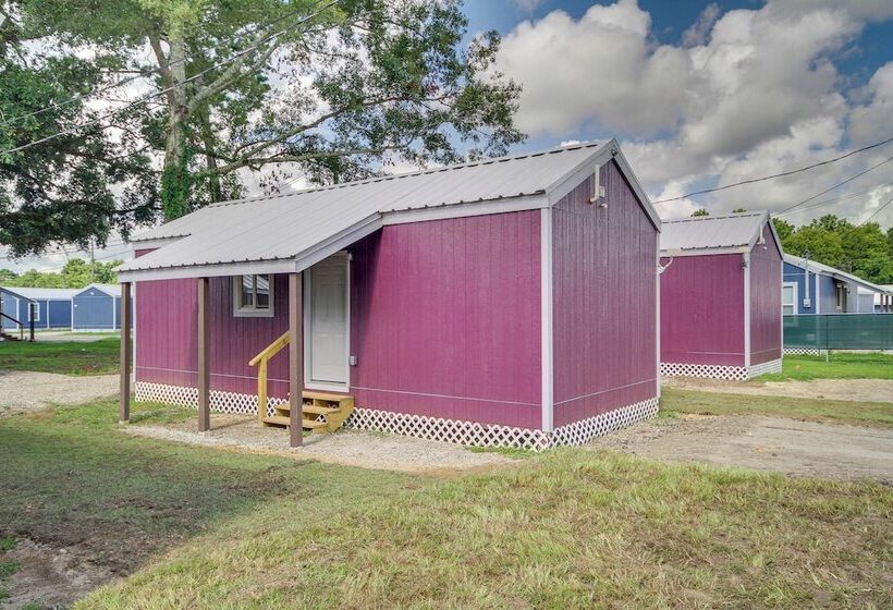 Pet Friendly Picayune Tiny Home Near Space Center!