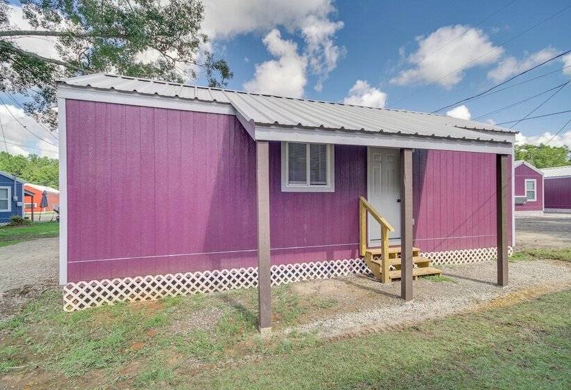 Pet Friendly Picayune Tiny Home Near Space Center!